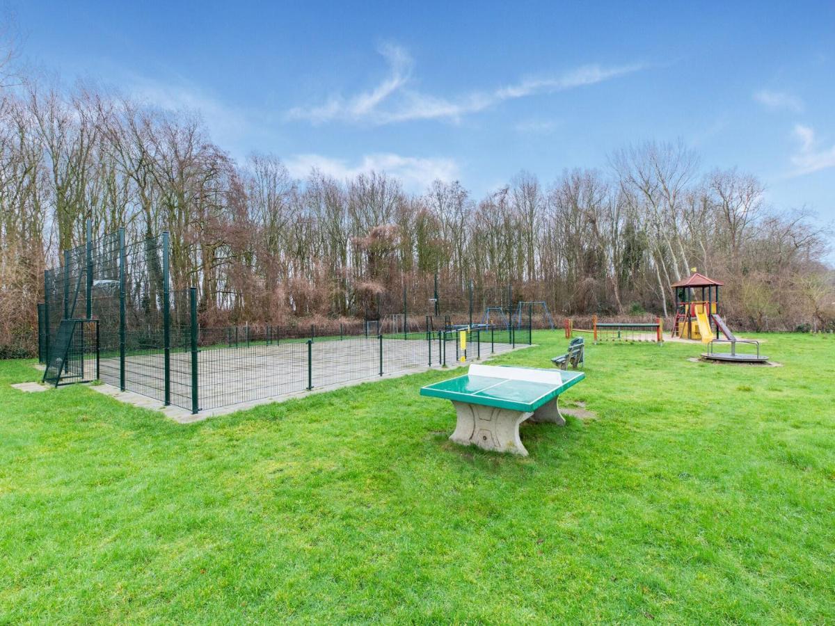 Endearing Holiday Home In Noordwijkerhout With Garden Bbq 외부 사진